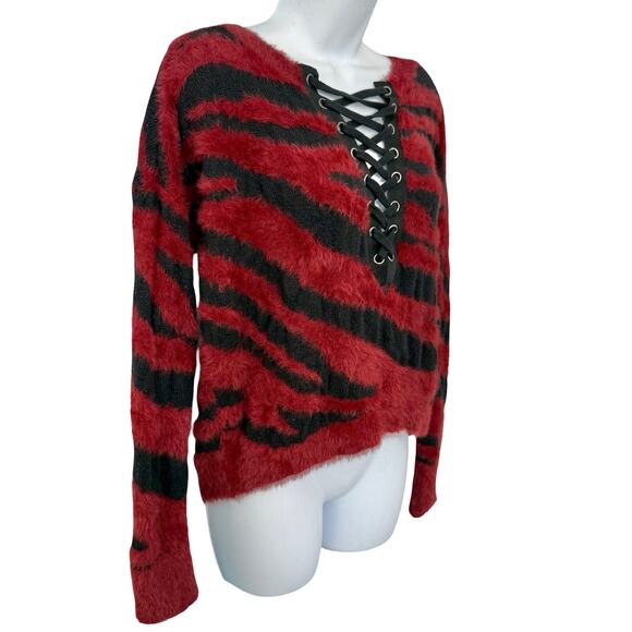 Express Red Black Tiger Stripe Lace Up V-Neck Fuzzy Eyelash Crop Sweater Size XS - Picture 4 of 9